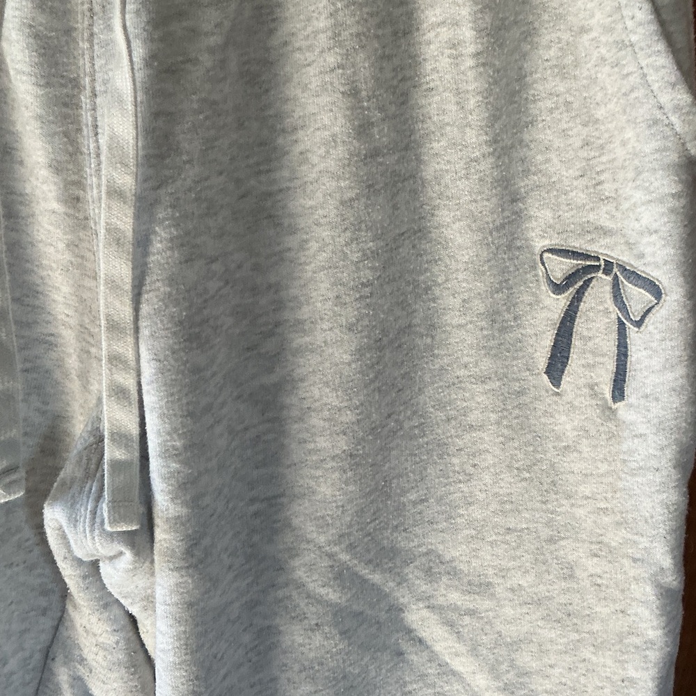 Hollister Gray Women's Pants - Picture 2 of 5
